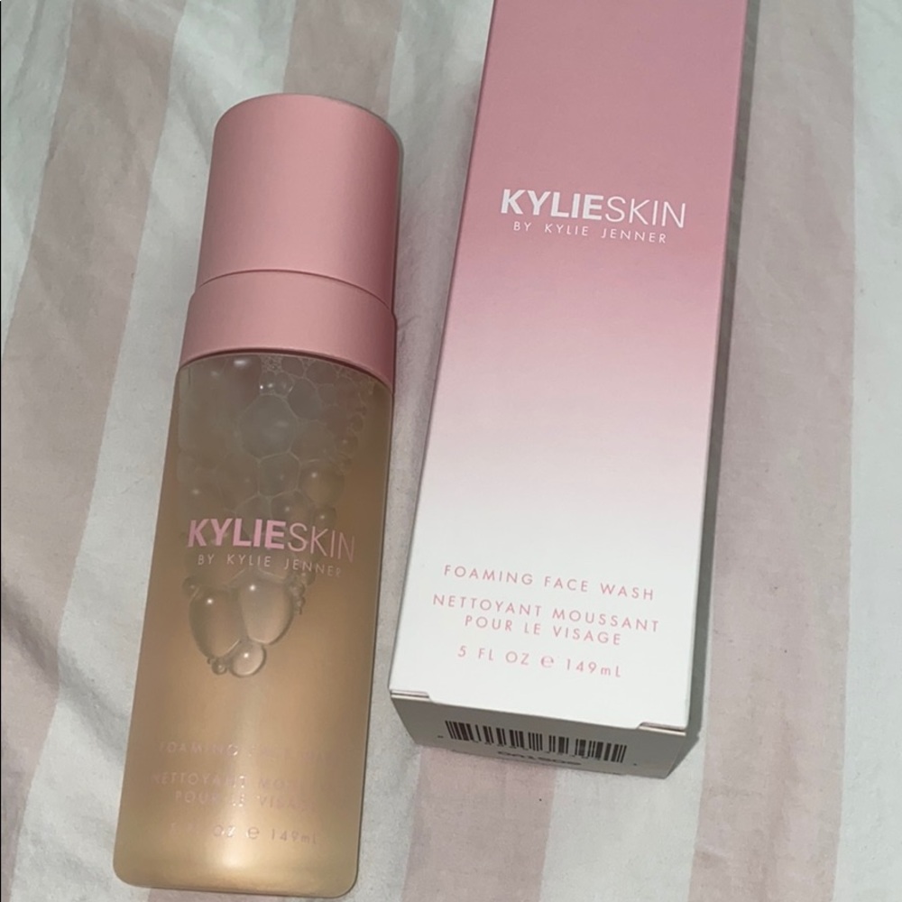 KylieSkin Foaming face wash